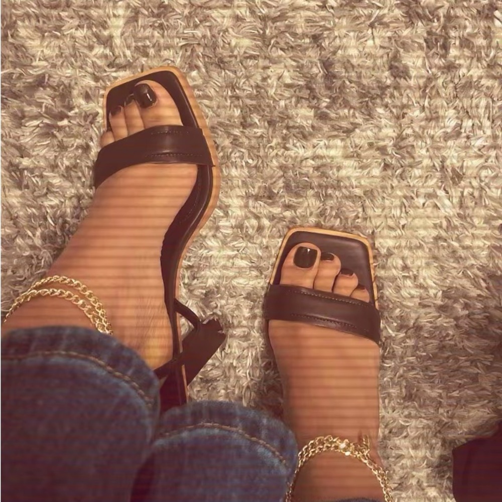 Fashion Nova brown chocolate Square-Toe Heels